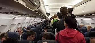 恐怖！飞机座椅爬满臭虫，女乘客胆战心惊渡过9小时，下机发现被咬惨（组图） - 13