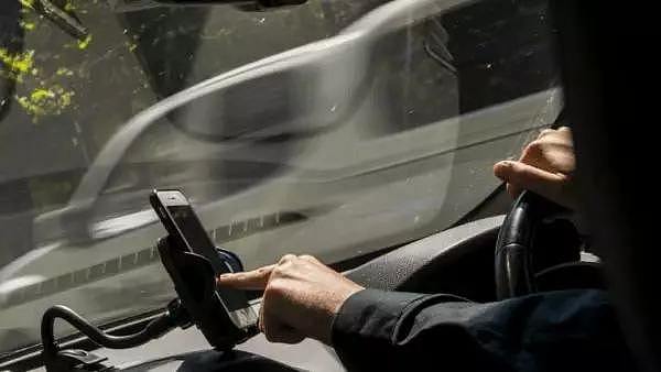 澳洲拟交通新法：边开车边骂孩子将被罚款？澳洲奇葩交规你中了几条？ - 8