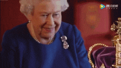 啥？93岁英国女王越活越年轻？狂喝酒、点外卖，恶搞卖萌没准了！（组图） - 25