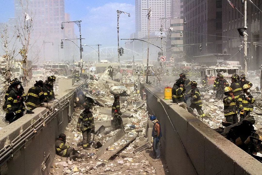 911恐袭过去整整十八年了，那些冲进火场的消防英雄如今怎么样了？（组图/视频） - 5