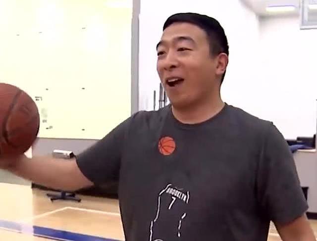杨安泽挑衅特朗普：来篮球场一对一单挑，我会训练教育你