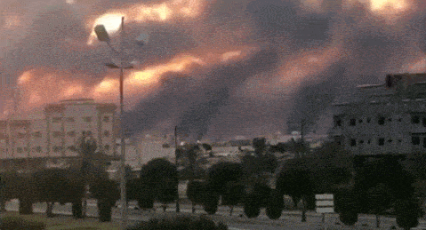 无人机袭击沙特“世界最大石油加工设施”，火光冲天（组图） - 2