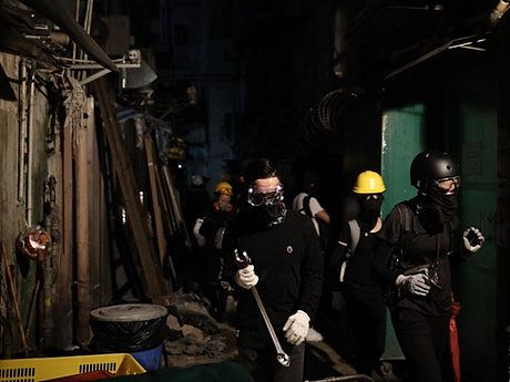 香港反修例延烧 有暴力示威者竟“玩火自焚”（组图） - 4