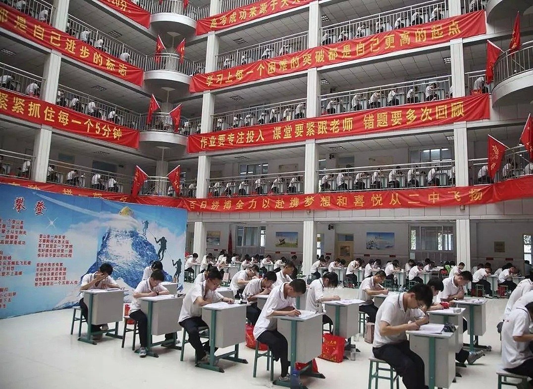直击现场：这场决定数千中国留学生的AEIS考试，竟比高考还残酷！（视频/组图） - 1