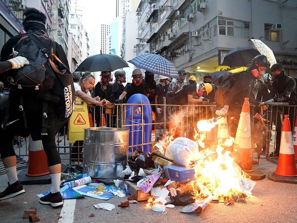 香港：先政治民主 还是先经济民主（组图） - 1