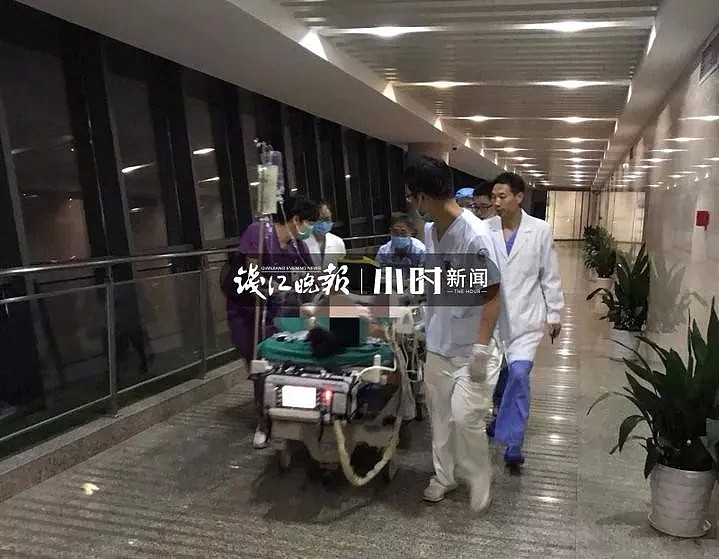 21岁男生深夜躺床上刷手机，突然心跳呼吸全没了！ICU里他含泪说了一句话（组图） - 1