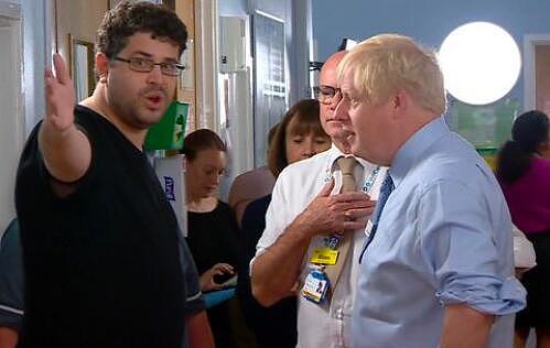 英首相约翰逊参观医院又被怼：你来这里就为了上新闻（组图） - 2