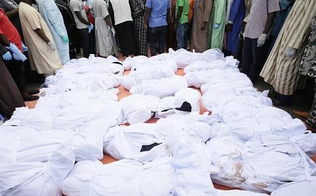 利比里亚学校火灾致至少27名学生死亡，现场令人心痛