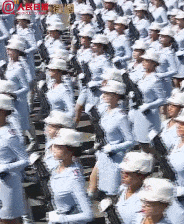 “女兵专属阅兵腿”刷屏！绝了！（视频/组图） - 3