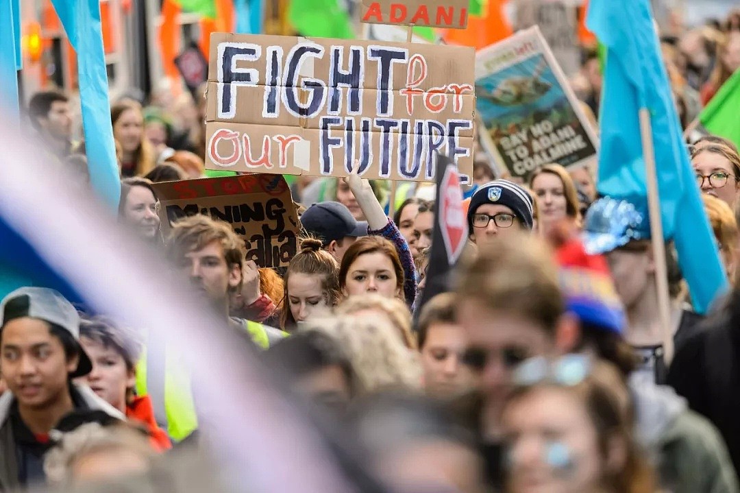 罢工罢课，交通瘫痪！今天新西兰17万人冲上街头，这场席卷全球的运动，背后是16岁自闭症女孩（组图） - 2