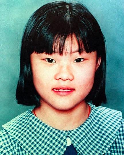 21年前华裔女孩上学途中惨遭绑架撕票！如今凶手翻供称是要躲黑帮