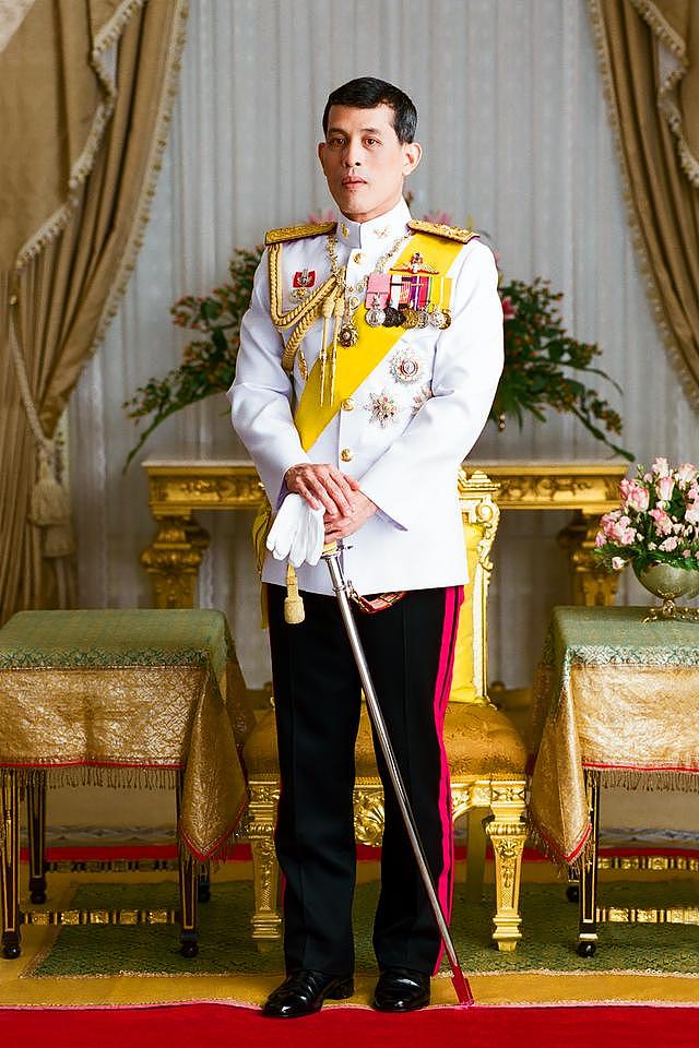 泰王登顶全球王室最富有榜首！总资产3100亿，比英国女王有钱80倍