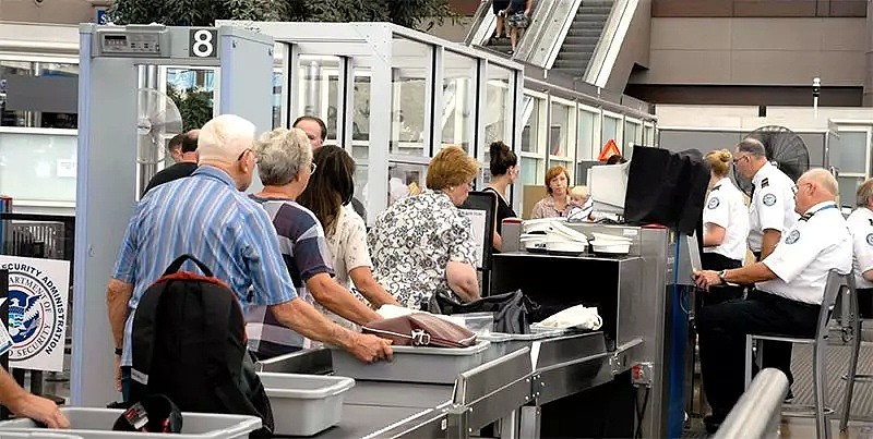 小心！女子在澳洲机场过安检，随身包包转眼就没了！机场这些“黑幕”要小心… - 2