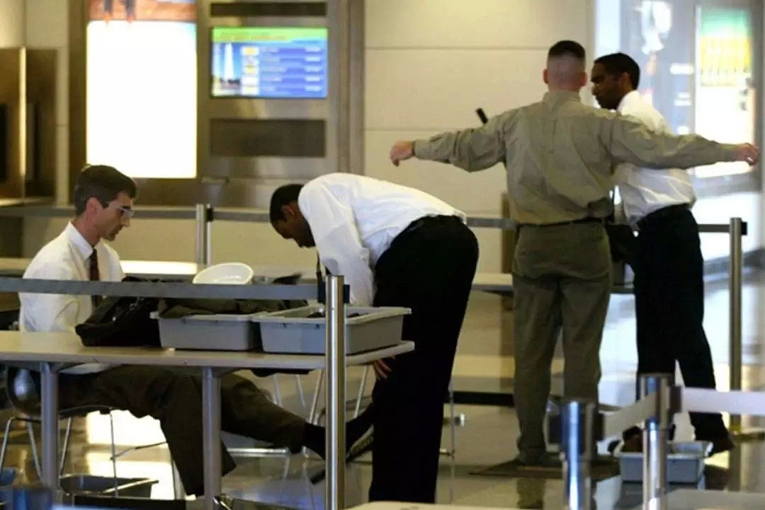 小心！女子在澳洲机场过安检，随身包包转眼就没了！机场这些“黑幕”要小心… - 22