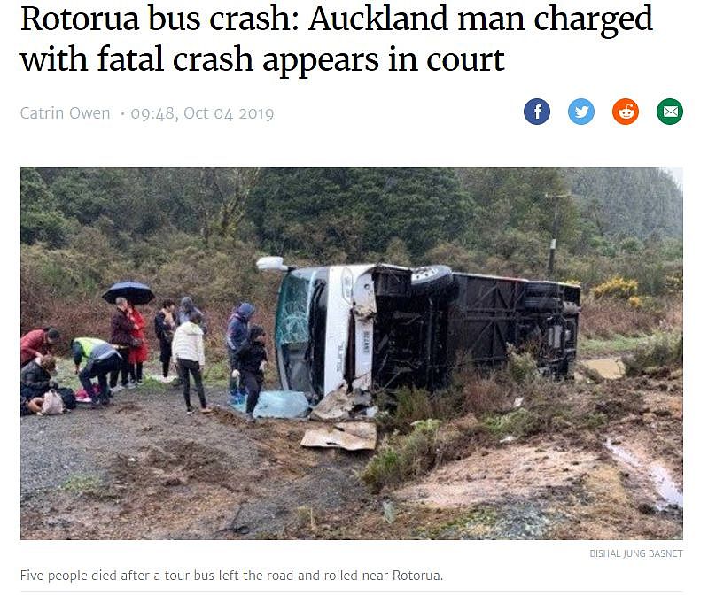 新西兰大巴事故5位中国游客死亡，中国司机出庭，暂未认罪（组图） - 1