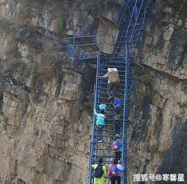 获得6亿资助款的“悬崖村”如今怎样了？游客：只修了个铁梯子？ （组图） - 2