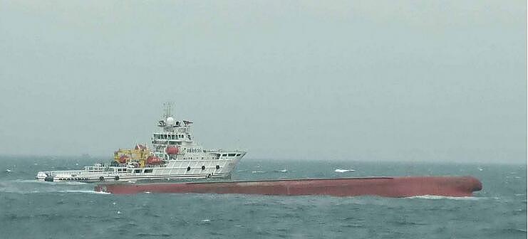 两艘大陆船翻了 12人失踪 台湾香港协同搜救（图） - 1