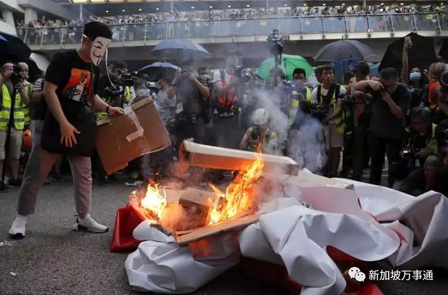 新加坡总理李显龙首发声：这才是香港问题的根源！别怪中国...（组图） - 4