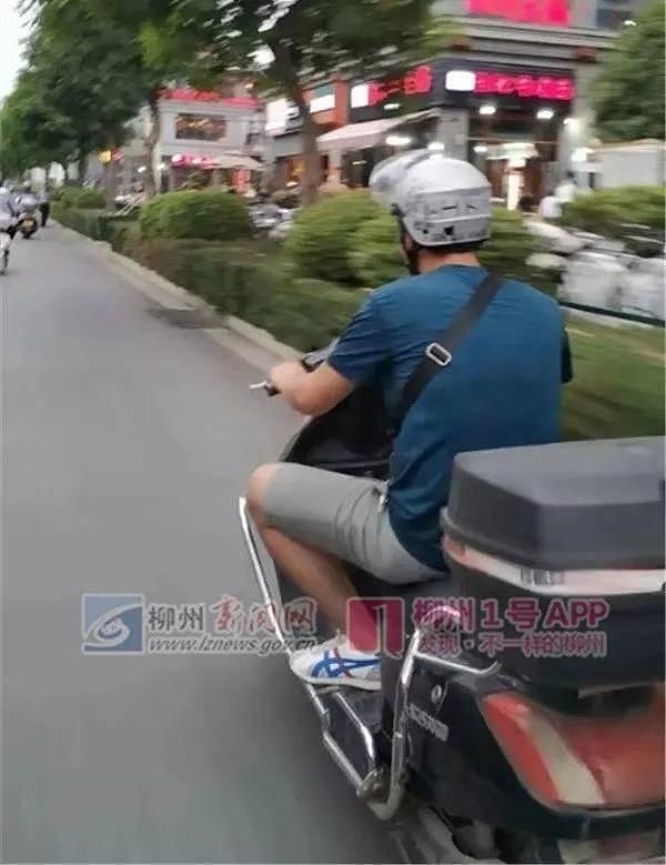 众怒！“港独”头盔现柳州街头，警方迅速拿下无知青年