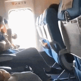 华人女子飞机上一个动作，被罚十几万！女乘客当众脱内裤吹干！澳媒揭露飞机上奇葩乘客，看完再也不羡慕空姐了… - 4