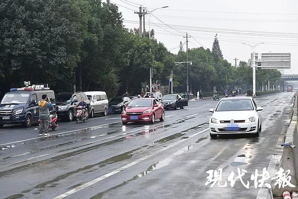 刚刚，无锡高架桥侧翻事发现场地面道路通车！事发“元凶”初步查明...（组图） - 1