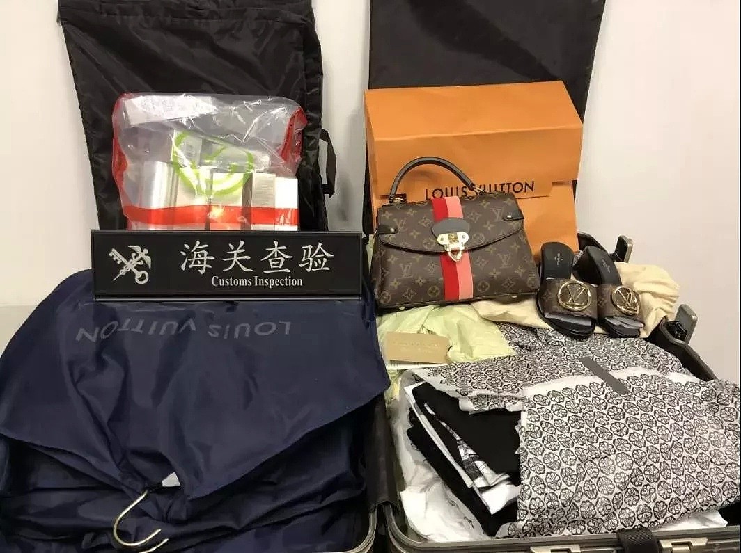 华人旅客一回国, 行李就被锁贴封条!！中国海关“黑科技”执法, 这些东西千万别带！（组图） - 11