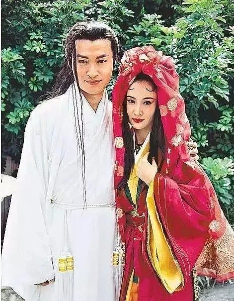 脸不要了！正当红闪婚生女，出轨国民好爸爸被抓，她又找了个小弟弟...​（组图） - 22