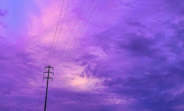 超强台风“海贝思”逼近日本，粉紫色天空上演梦幻“魔界”（组图） - 4