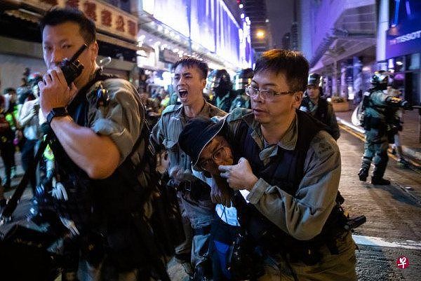 香港示威者破坏多家亲港府或中资背景企业，华为、中国银行被砸（组图） - 8