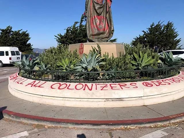 全身泼红漆！杀死所有殖民者！旧金山哥伦布雕像被破坏！（组图） - 3