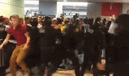 头目被判刑后，加泰“独派”抗议者瘫痪巴塞罗那机场（视频/组图） - 3
