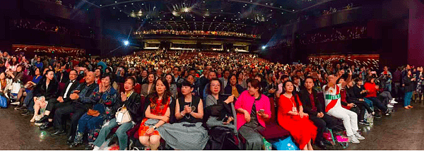 刘晓庆精彩演艺风靡悉尼观众 《风华绝代》首演座无虚席满堂红 - 11