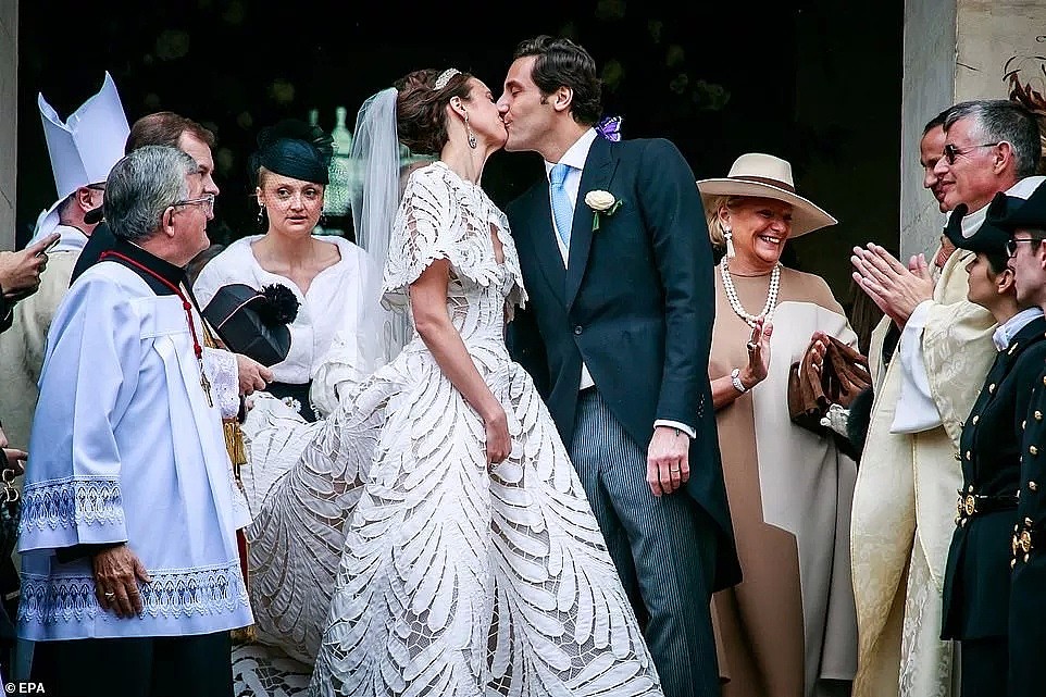 巴黎超豪华婚礼男俊女美：拿破仑家族与奥地利伯爵夫人200多年后再度联姻（组图） - 1
