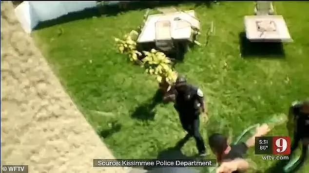 美国警察将18岁少年推下屋顶仅被停职8小时！处罚过轻遭热议（视频/组图） - 7