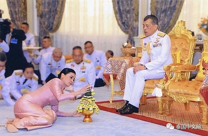 泰国国王突然下圣旨废除贵妃，原因是她干这事（组图） - 5