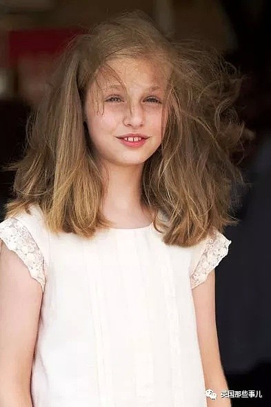 西班牙小公主撑伞画面圈粉无数：是将来要成为女王的美少女！（组图） - 40