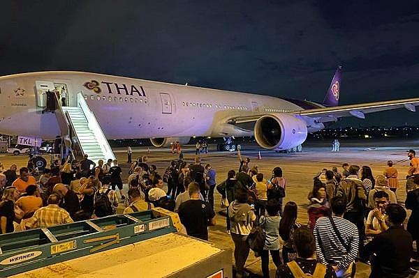 泰航一架波音777客机起飞前传巨大爆炸声 吓坏机上乘客 （图） - 1