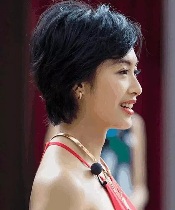 跟周星驰恋爱，被王晶骗拍三级片，如今结婚7年，她是香港最幸福的女神（组图） - 3