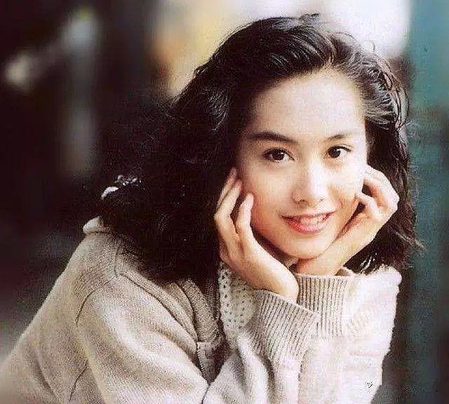 跟周星驰恋爱，被王晶骗拍三级片，如今结婚7年，她是香港最幸福的女神（组图） - 25