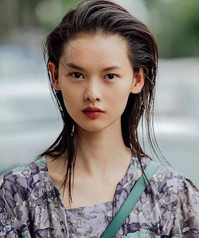 Dior 2019新宠的这位娃娃脸国模，真是宛如一袭清风的宝藏女孩