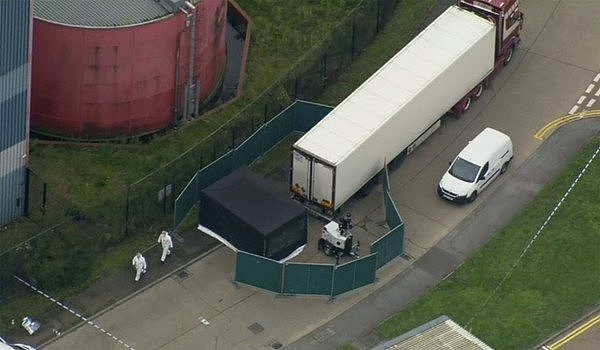 ▲英国埃塞克斯郡一个冷冻货柜发现39具尸体，警方证实死者均为中国公民。 （图／达志影像／美联社）
