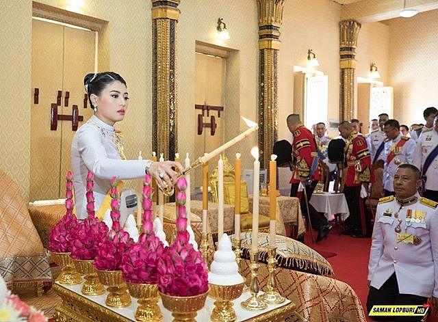 泰国二公主闪耀亮相美过王后！穿裹身裙尽显身材，遗传妈妈好基因