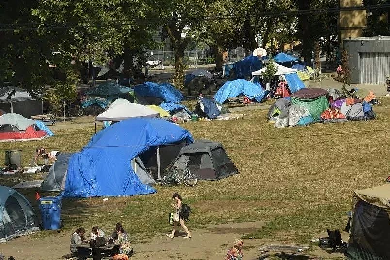 惊悚! 温哥华YVR机场发现腐尸 女子光天化日被枪击 枪手还在大街上游荡…（组图） - 13