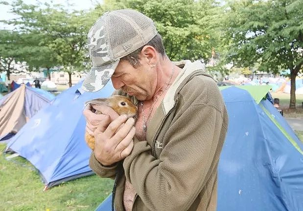 惊悚! 温哥华YVR机场发现腐尸 女子光天化日被枪击 枪手还在大街上游荡…（组图） - 18