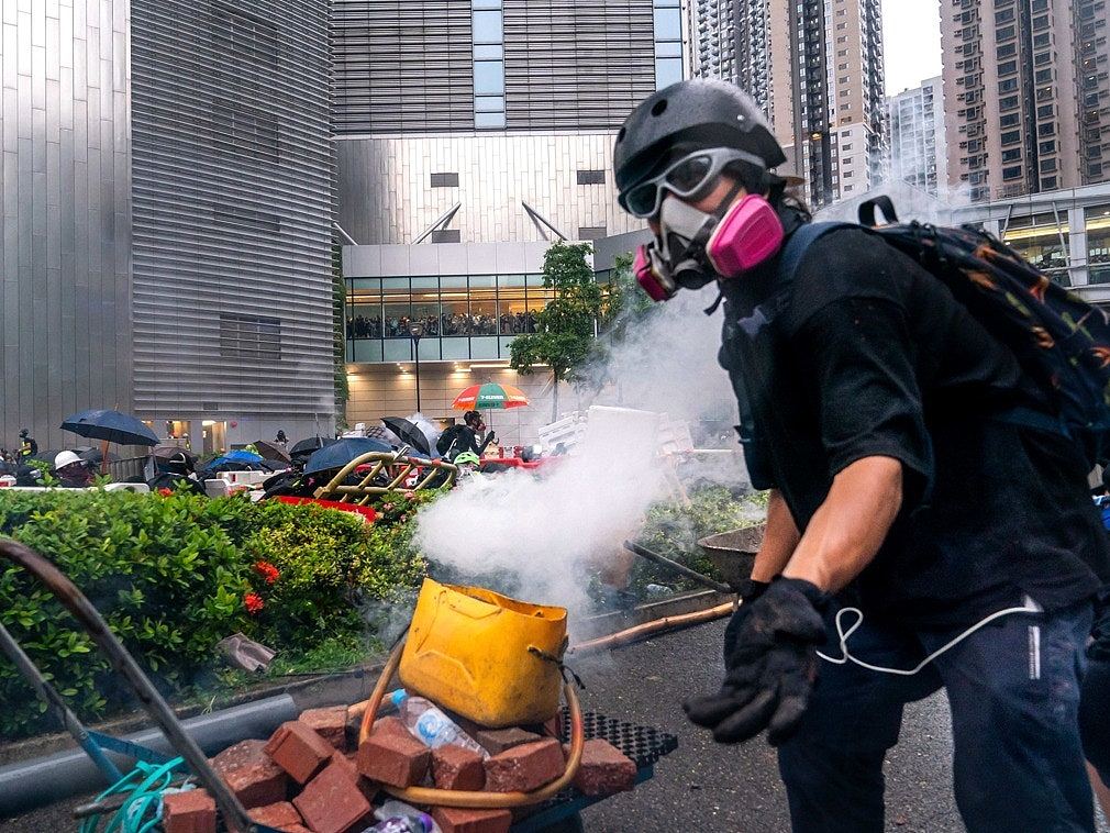 起底香港激进示威者 中共党媒揭幕后操纵示威真相（图） - 1