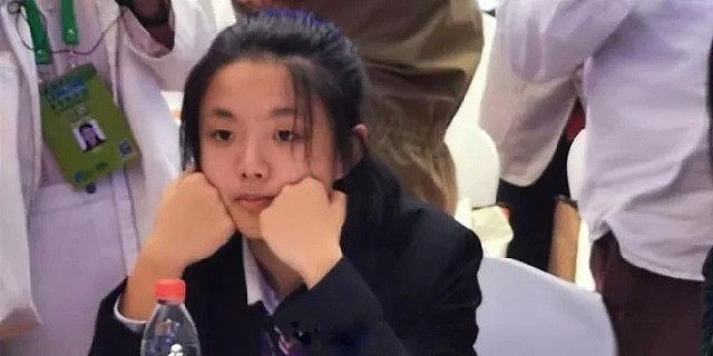 15岁中国女孩参加顶尖科学家论坛火了！这位“少年科学家”却婉拒央视采访，她说…（组图） - 2