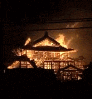 日本500年历史的国宝级“故宫”被大火烧毁，却有人拍手叫好（组图） - 11