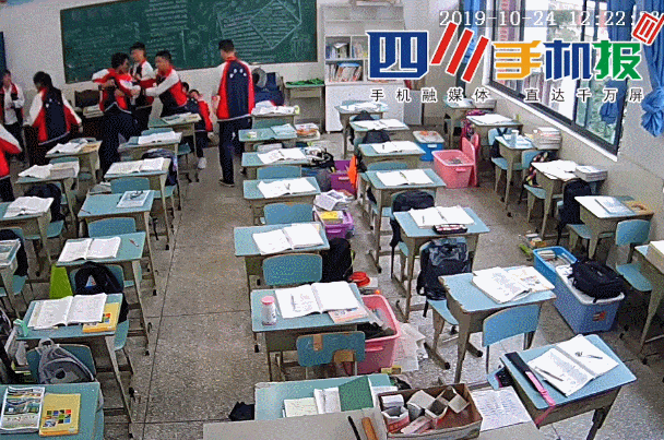 12岁澳洲女生刺伤教师，被警察击中逮捕！中国学生用搬砖殴打班主任…校园暴力背后，暗藏着不可理喻的家长！ - 10