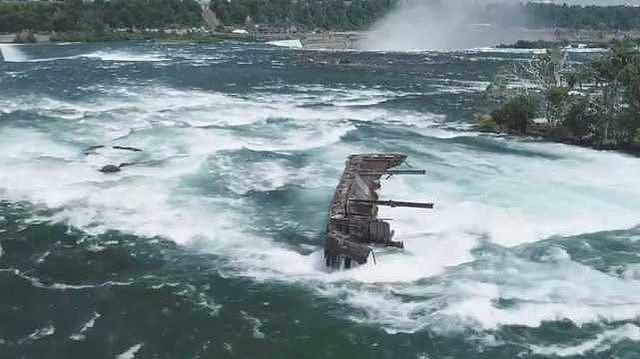 一艘船卡在加拿大尼亚加拉瀑布上游一百年没动，第101年突然动了（组图） - 3