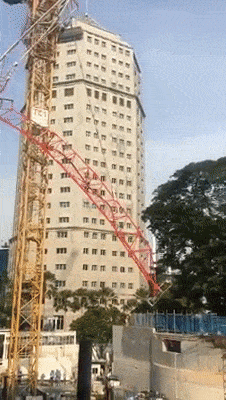新加坡工地10层楼高塔吊坍塌致死！目击者爆料（组图） - 10
